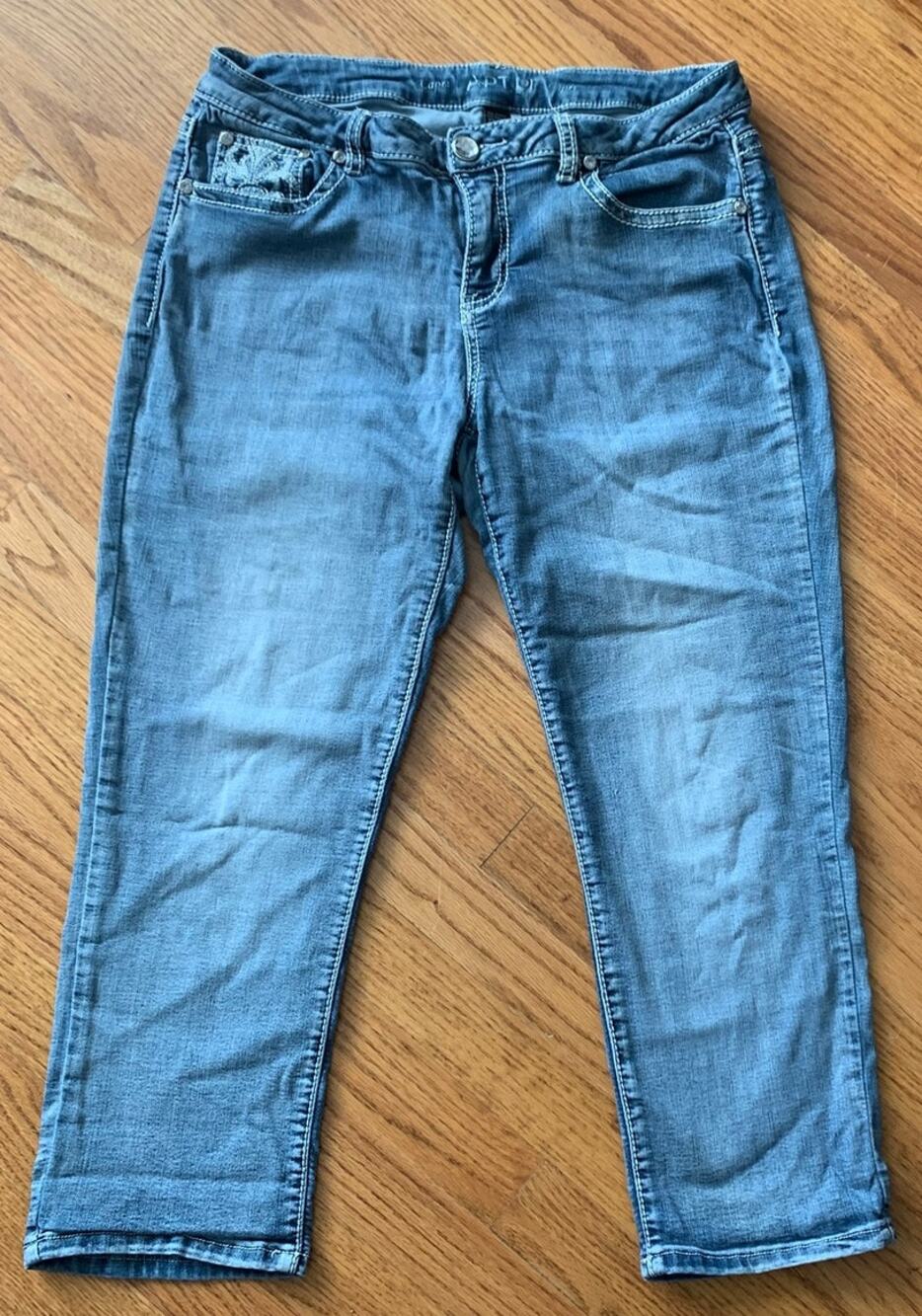 Apt 9 Capri Jeans Womens Sz 12 Blue Embellished Pocket Stretch Denim Rhinestone
